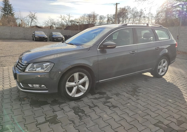 Volkswagen Passat cena 38900 przebieg: 213000, rok produkcji 2011 z Żychlin małe 596